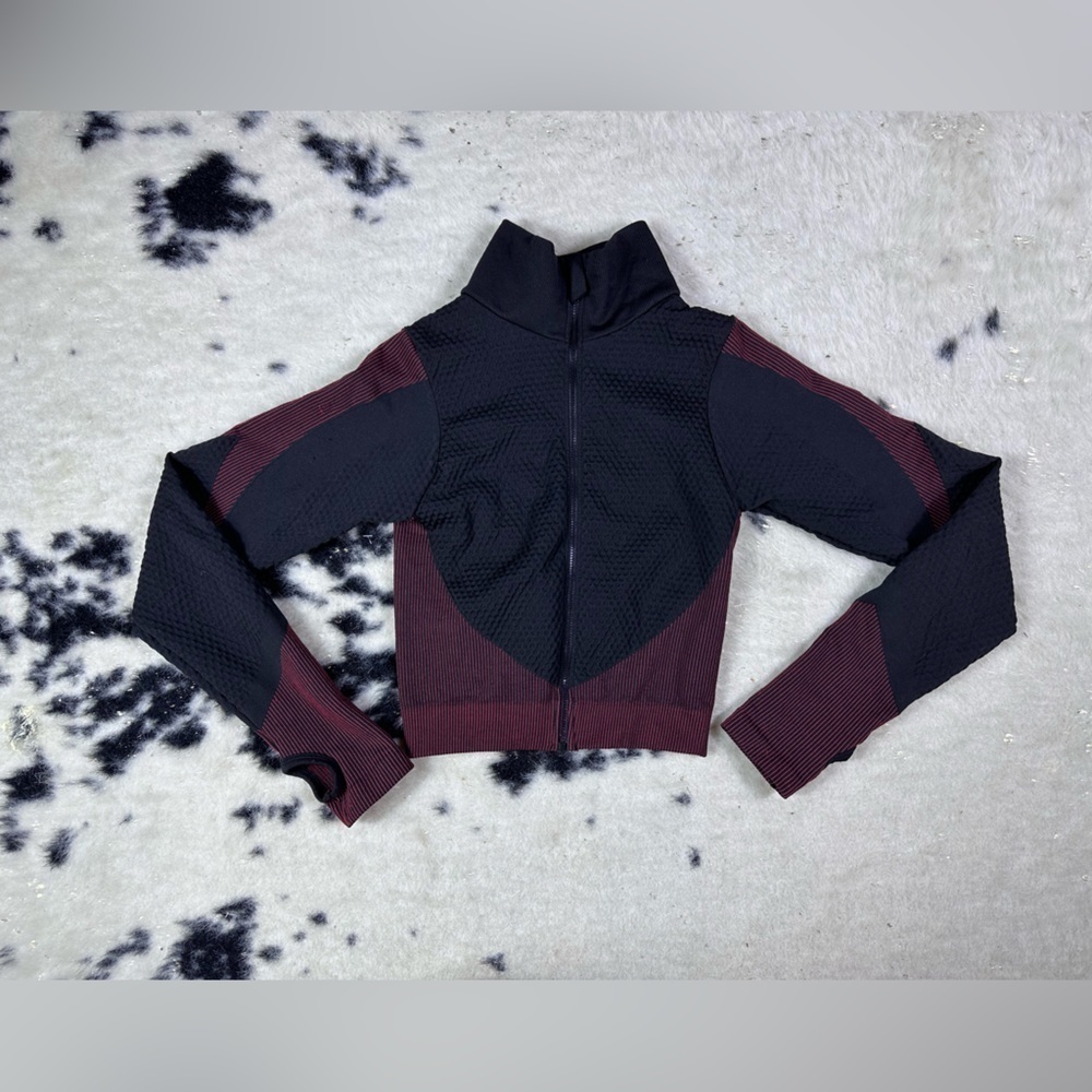 Special One Women’s Black and Burgundy Spandex Crop Activewear Jacket Size L/XL